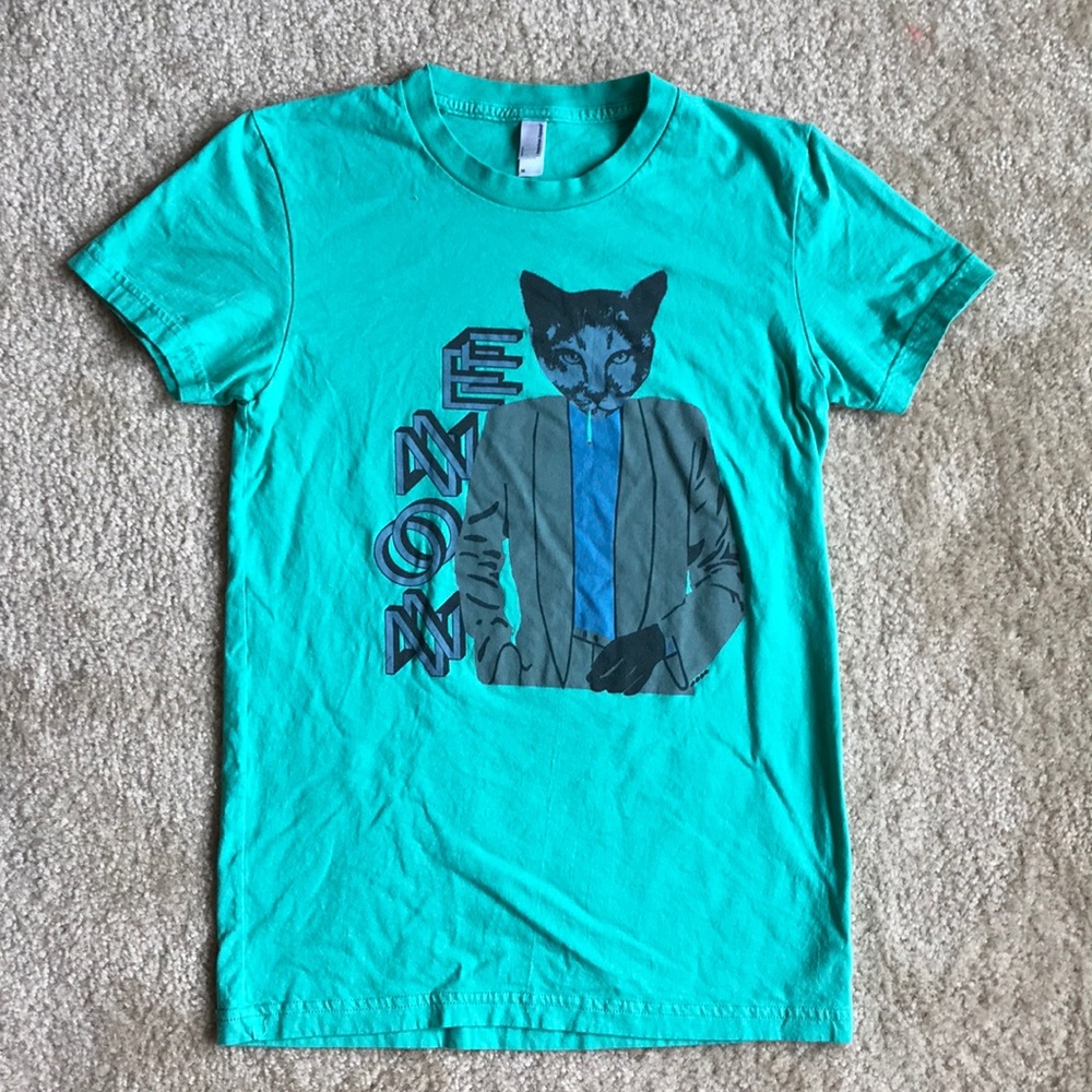 Medium, Girl’s size, Enon , concert tee.